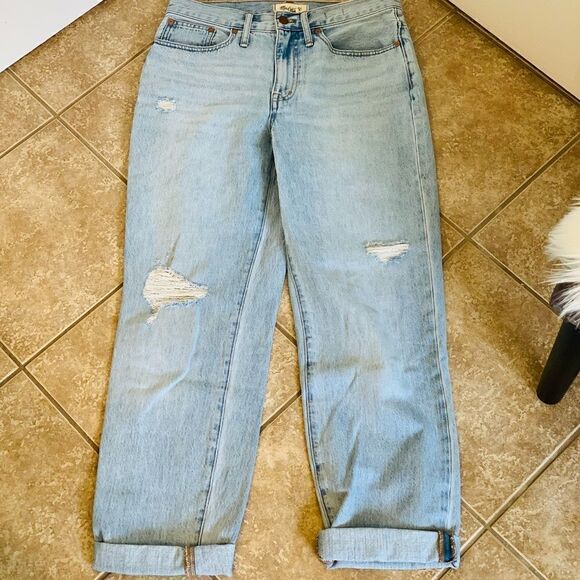 Madewell Relaxed Jeans in Cresthaven Wash: Ripped Edition! ❤️ - Picture 7 of 13